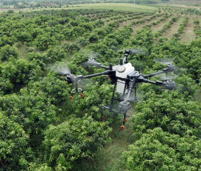 Применение агродронов, таких как DJI Agras T16, стало неотъемлемой частью современной сельскохозяйственной практики, как в России, так и за её пределами.